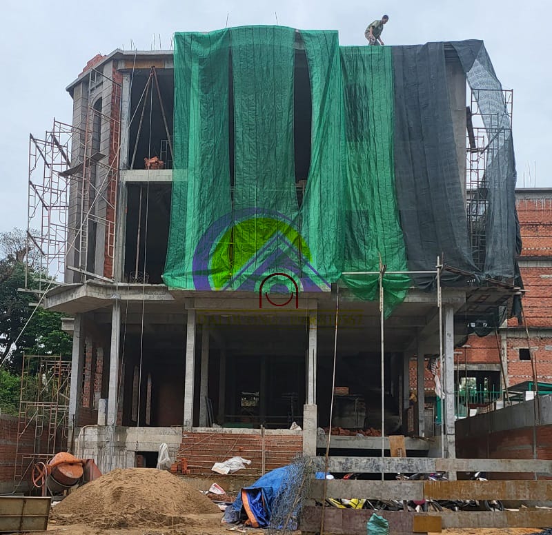 Một số hình ảnh thi công xây dựng Xây nhà biệt thự 1 hầm 4 tầng 1 tum.